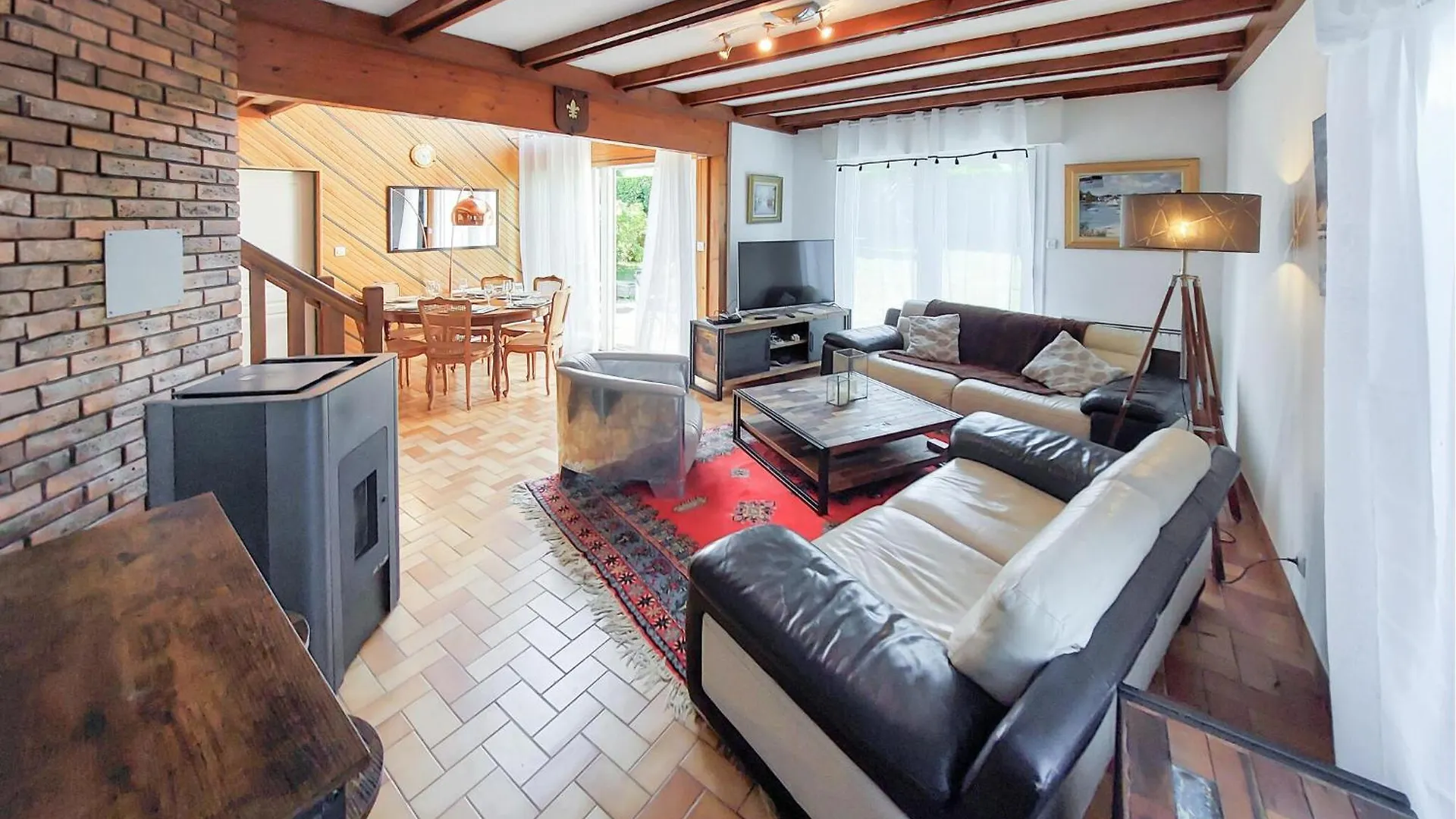 Amazing Home In Gouesnach With Kitchen Prázdninový dům