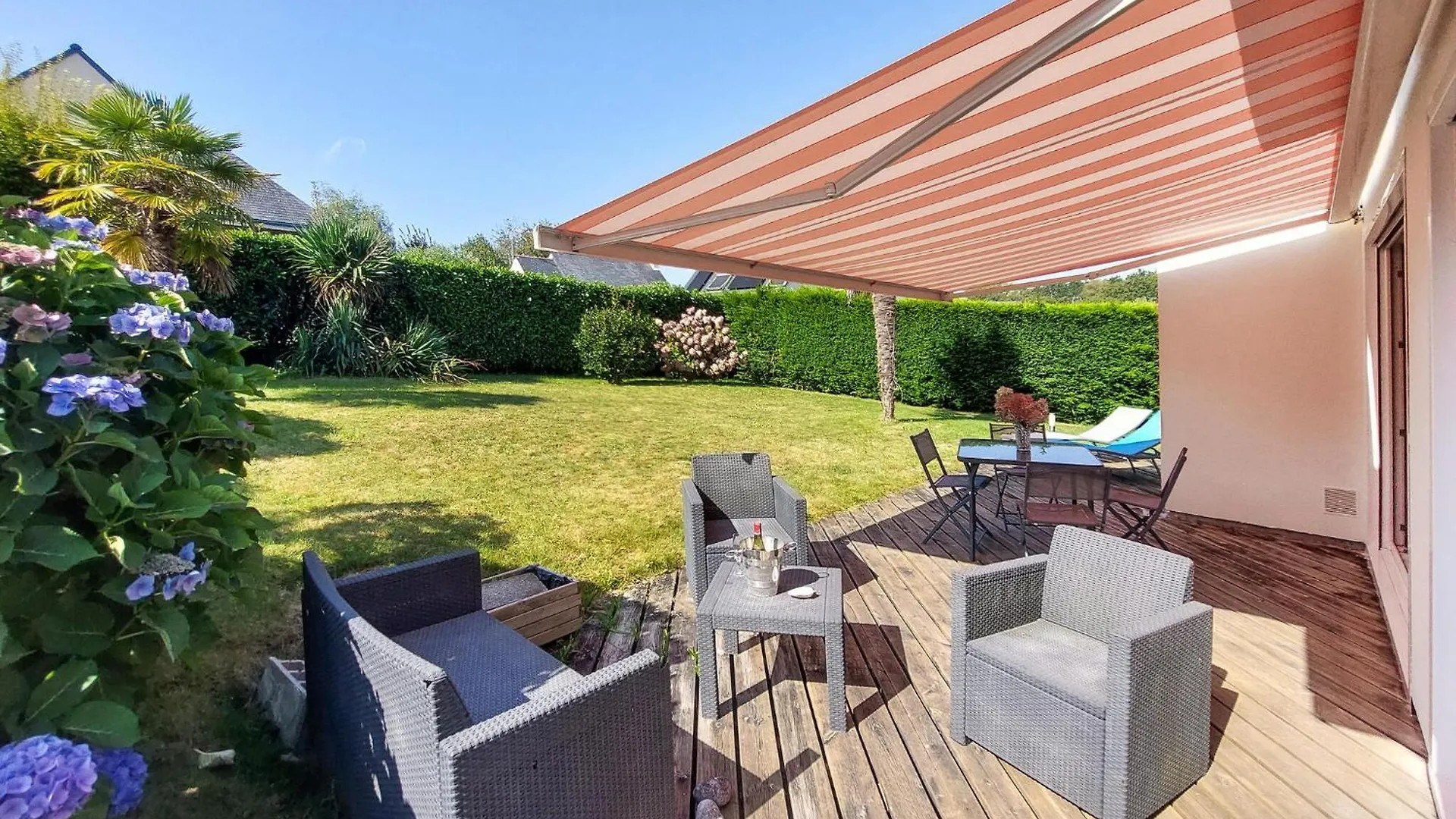 Amazing Home In Gouesnach With Kitchen
