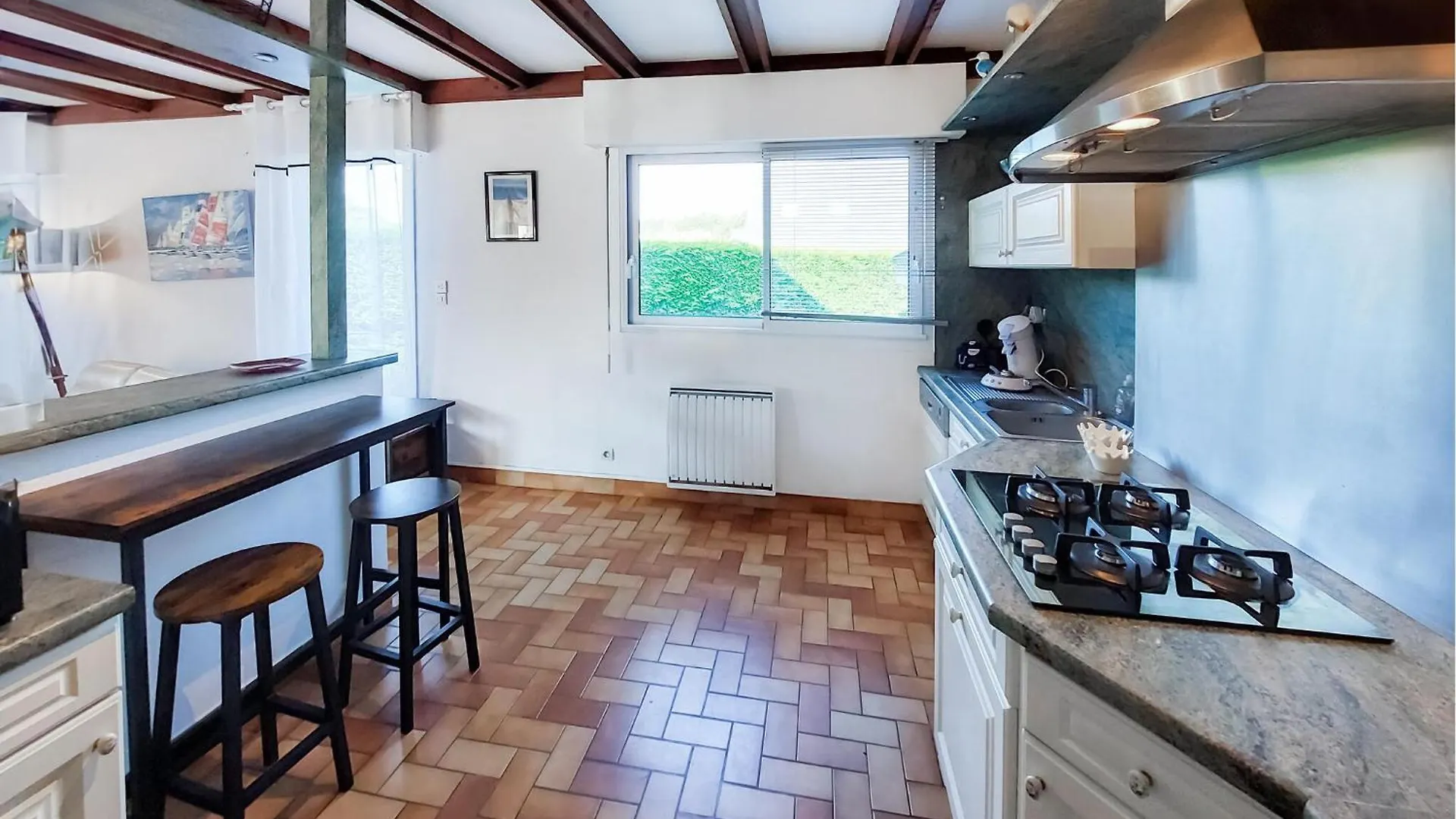 Amazing Home In Gouesnach With Kitchen Prázdninový dům